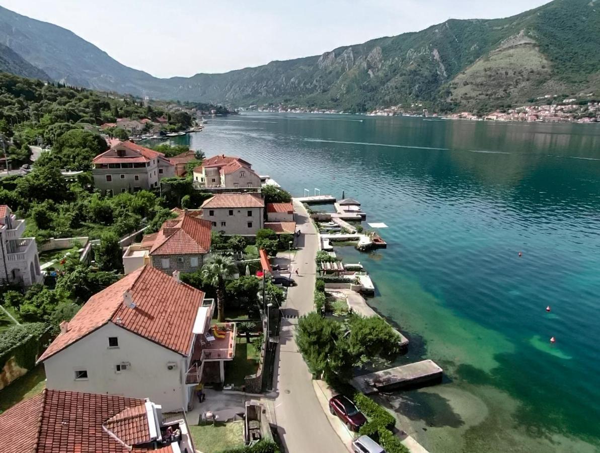 Waterfront Apartment Petrovina Kotor Dış mekan fotoğraf