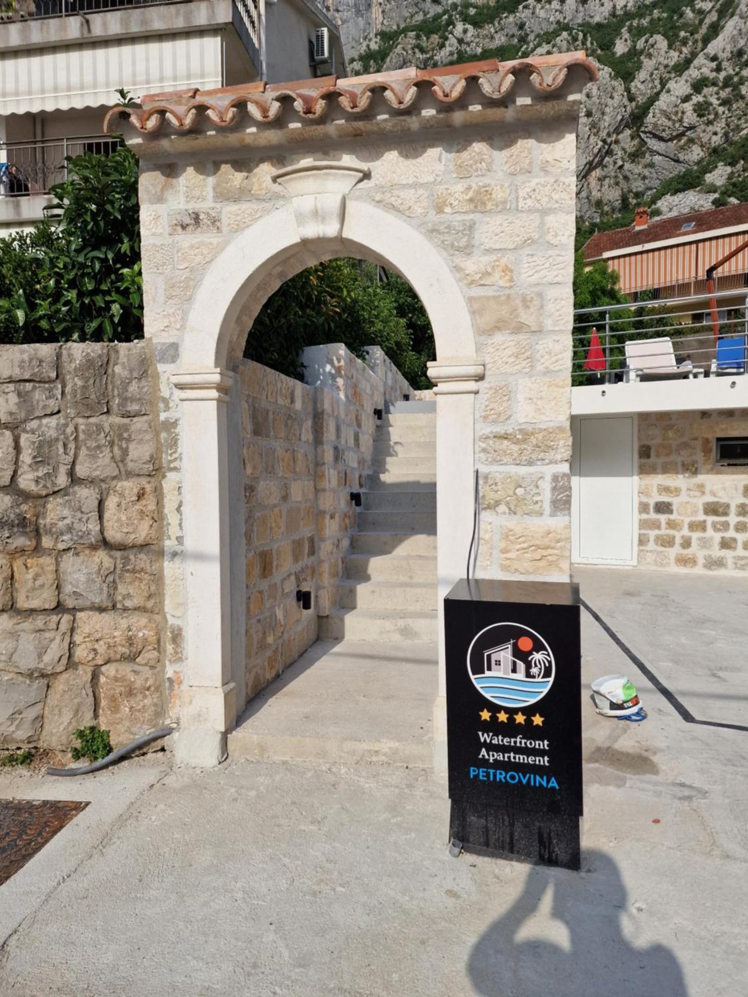 Waterfront Apartment Petrovina Kotor Dış mekan fotoğraf