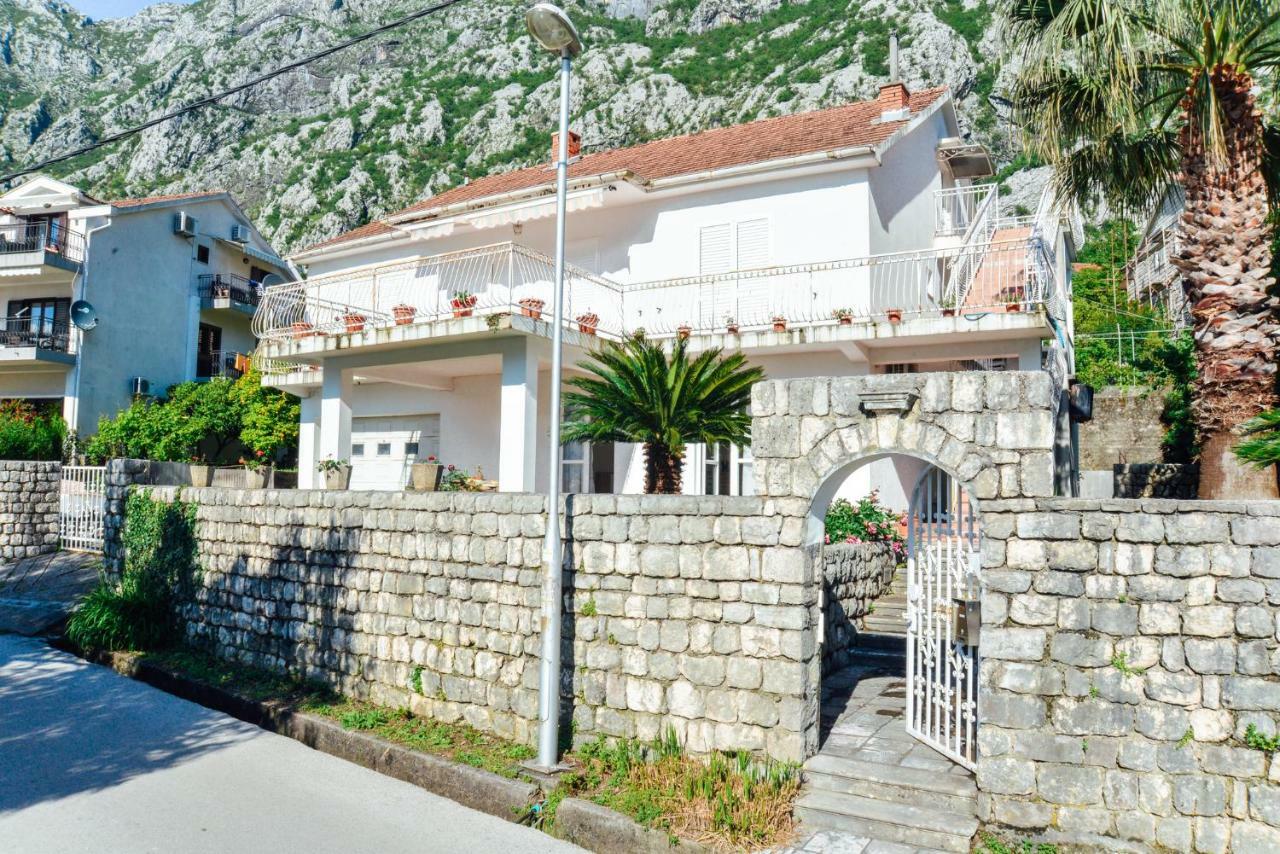 Waterfront Apartment Petrovina Kotor Dış mekan fotoğraf